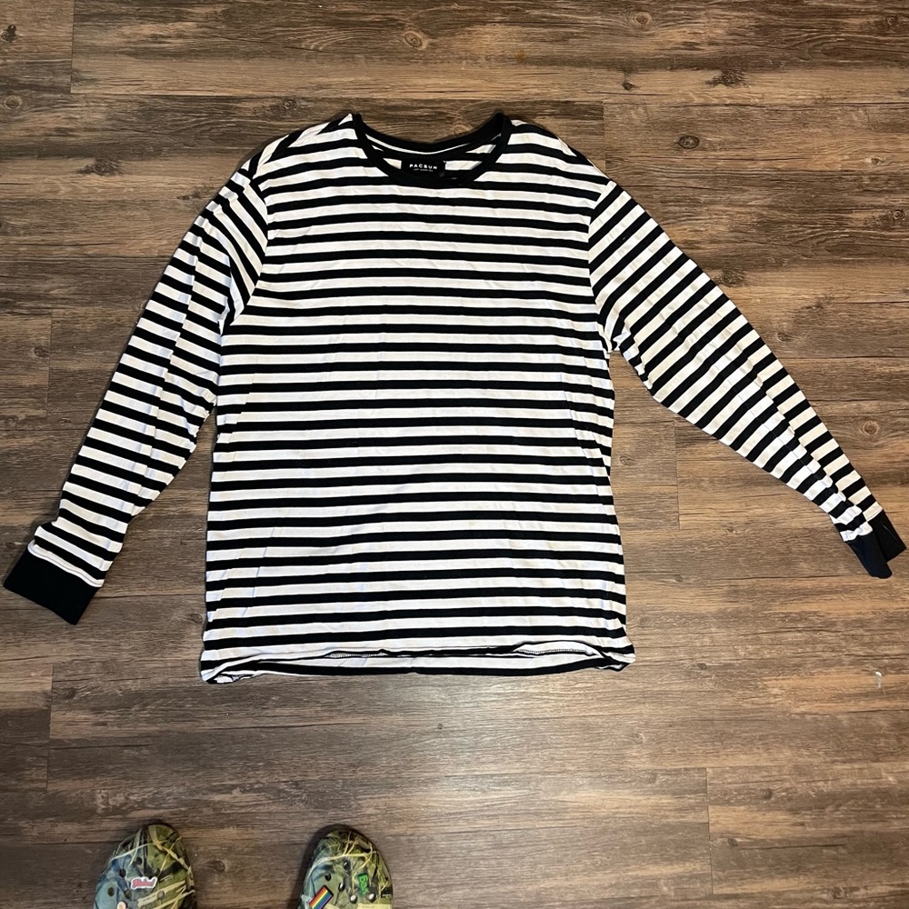 Pacsun striped black and white T-shirt